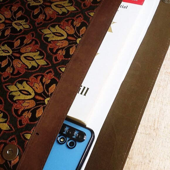 Cowhide Leather Handmade Laptop Case/Document Holder For Macbook & Slim Laptops - Picture 9 of 10